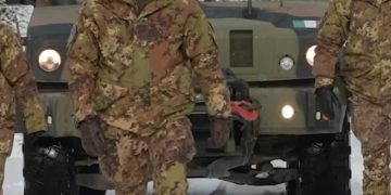 Ushtarët italianë kryejnë patrullime nëpër Kosovë, KFOR: Me profesionalizimin e tyre, kontribuojnë në stabilitetin rajonal