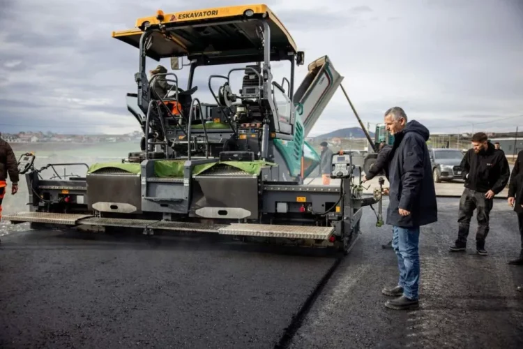 Durmishi inspekton punimet në rrugën Prishtinë-Mitrovicë: Jemi në fazën finale të përmbylljes së këtij projekti shumë të rëndësishëm