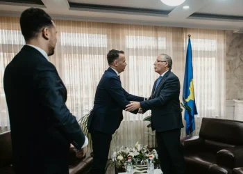 Faton Peci e falënderon Bedri Hamzën për çdo punë të mirë që ka bërë për Mitrovicën