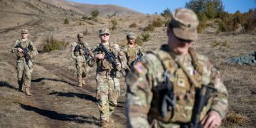 KFOR-i amerikan në terren: Kështu ndihmohet në ruajtjen e një ambienti të sigurt