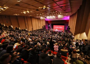 Kurti: Në Gjakovë e kemi bazën e Forcës së Sigurisë së Kosovës dhe do ta ndërtojmë edhe fabrikën e municioneve, të parën në Kosovën tonë të lirë e të pavarur