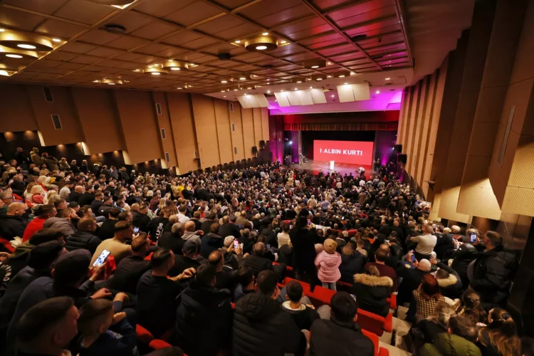 Kurti: Në Gjakovë e kemi bazën e Forcës së Sigurisë së Kosovës dhe do ta ndërtojmë edhe fabrikën e municioneve, të parën në Kosovën tonë të lirë e të pavarur