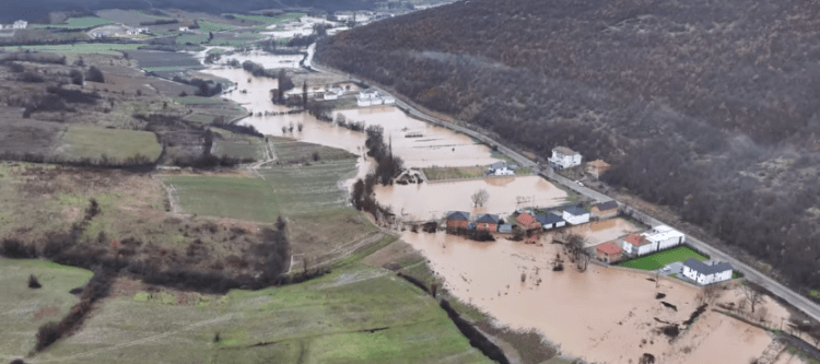 Agjencia e Menaxhimit Emergjent: Ekziston mundësia për përkeqësim të situatës nëse ka reshje të reja