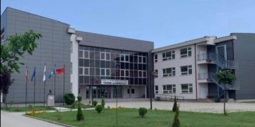 Shtyhet procesi mësimor në Drenas, shkak vërshimet dhe mungesa e ujit