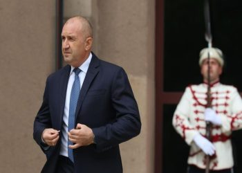 Presidenti bullgar Rumen Radev jep dorëheqjen nga detyra