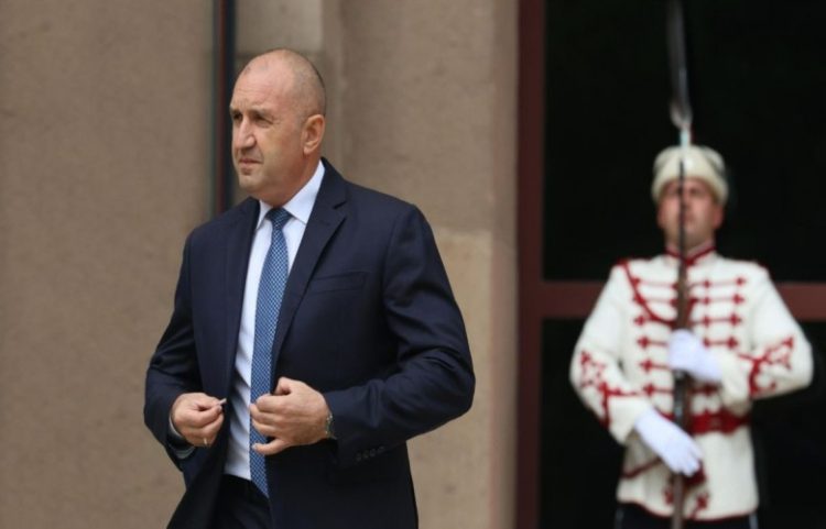 Presidenti bullgar Rumen Radev jep dorëheqjen nga detyra