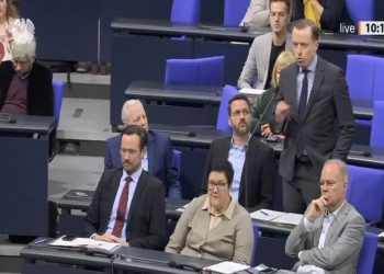 Deputeti i Bundestagut: Ndërhyrja në vitin ‘99 ndali gj*enocidin në Kosovë