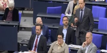 Deputeti i Bundestagut: Ndërhyrja në vitin ‘99 ndali gj*enocidin në Kosovë