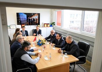 Kurti: Ka rënie të largimit të mjekëve dhe të pacientëve që shërohen jashtë