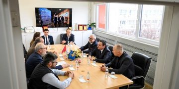 Kurti: Ka rënie të largimit të mjekëve dhe të pacientëve që shërohen jashtë