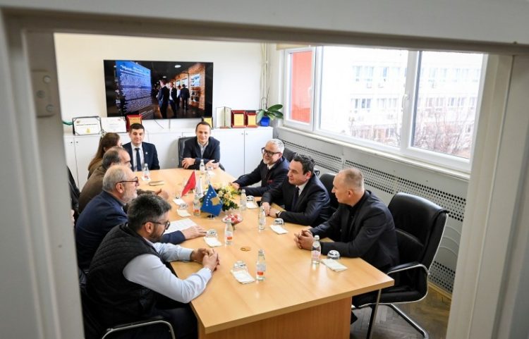 Kurti: Ka rënie të largimit të mjekëve dhe të pacientëve që shërohen jashtë