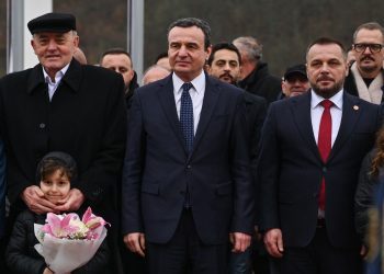 Kurti kujton Zahir Pajazitin: Lavdi komandantit dhe shokëve të tij
