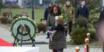 Prattipati për Rugovën: I mësoi botës se kurajoja dhe dinjiteti, jo dh*una- janë rrugët e vërteta drejtë lirisë