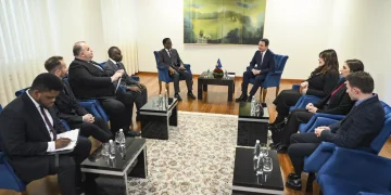 Kosova dhe Gana synojnë thellimin e raporteve: Kurti mirëpret Apostullin Nyamekye në Prishtinë