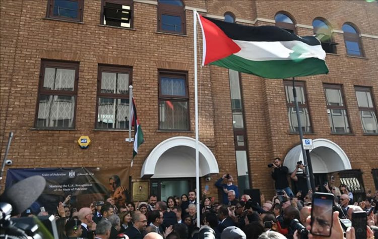 Britania përshëndet vendosjen e marrëdhënieve të plota diplomatike me Palestinën