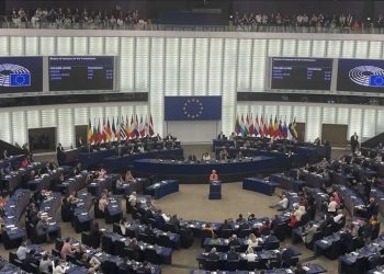 Irani zotohet të “aplikojë reciprokisht çdo kufizim” pasi Parlamenti Evropian ndaloi hyrjen e diplomatëve të tij