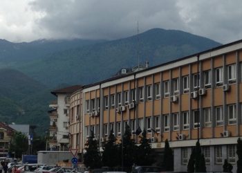 1 muaj parabu*rgim ndaj të dyshuarit për pl@gosjen e trefishtë në Deçan