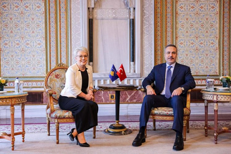 Gërvalla pas takimit me Fidanin: Turqia është shtet mik dhe aleate e ngushtë e Kosovës