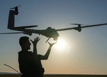 Dr*onët rusë përdorin satelitët e Muskut për të su*lmuar Ukrainën