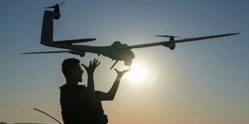 Dr*onët rusë përdorin satelitët e Muskut për të su*lmuar Ukrainën