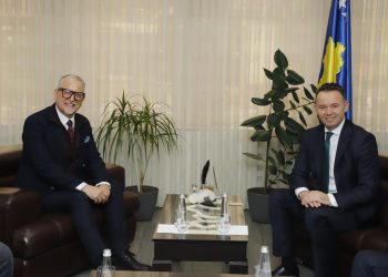 Peci: Mitrovica do të bëhet me spital të ri