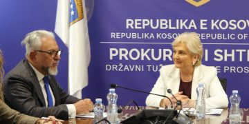 Shefi i EULEX-it viziton Zyrën e Kryeprokurorit, në fokus mbrojtja e votës dhe hetimet për parregullsi zgjedhore