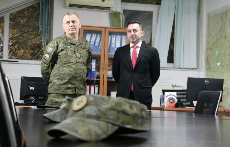 Basha vizitoi institucionet që kujdesen për sigurinë dhe rendin në vend