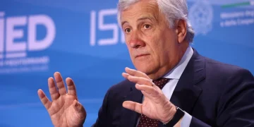 Ministri italian: Mjetet piroteknike mund të kenë shkaktuar zjarrin në Zvicër