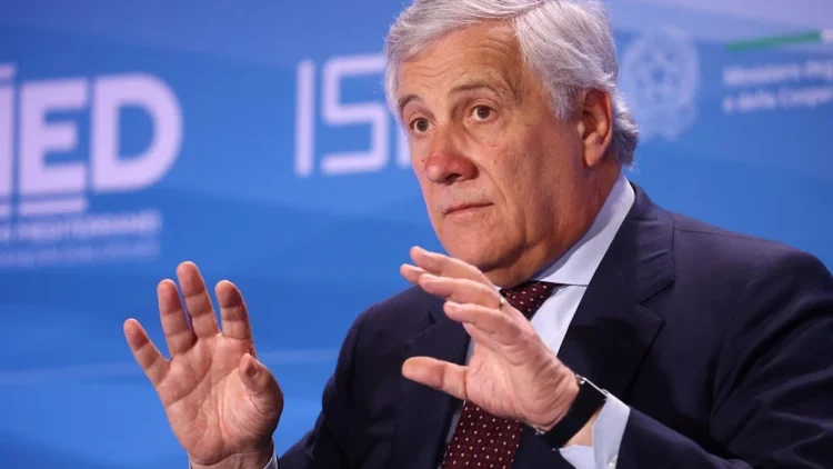 Ministri italian: Mjetet piroteknike mund të kenë shkaktuar zjarrin në Zvicër