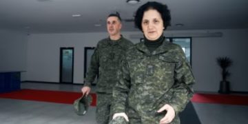 Nga UÇK, në FSK: Irfete Spahiu, gruaja e parë gjeneralmajore e Kosovës
