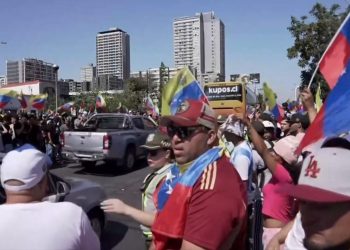 Venezuelasit festojnë operacionin amerikan kundër Maduros