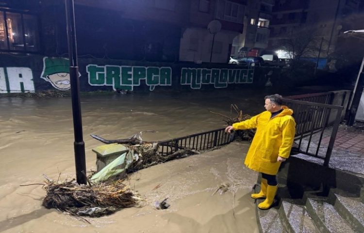 Peci thotë se situata me vërshimet në Mitrovicë është stabilizuar