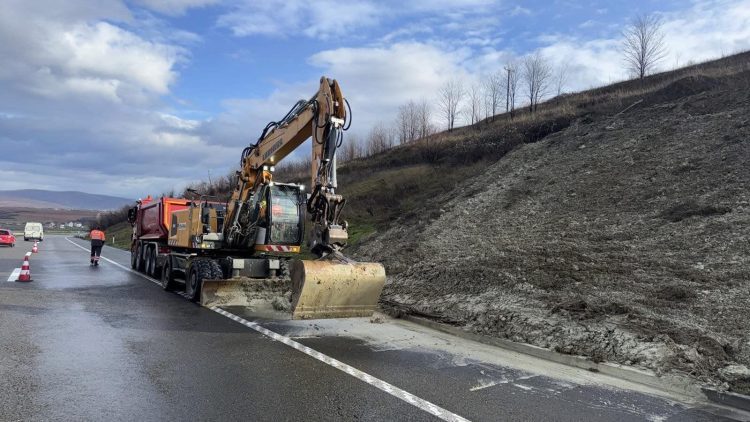 Vërshime në mbi 20 komuna, Kurti: Situata është nën kontroll