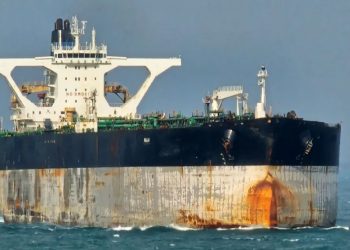 Rusia dërgon anije për të shoqëruar një tanker nafte që ndiqet nga SHBA-ja