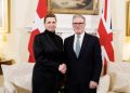 Starmer: Londra mbështet Danimarkën në mbrojtjen e Groenlandës