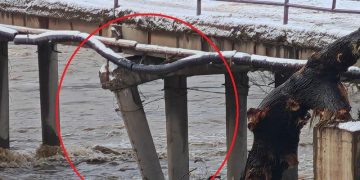 Vërshimet në veri, Policia: Mbyllet një urë, evakuohen katër familje