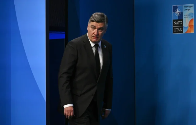 Presidenti kroat: Franca na dha aeroplanë të përdorur e Serbisë i shiti të rinj