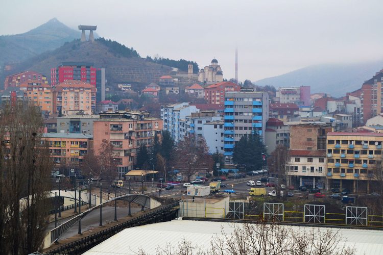 Shembet një pjesë e dheut në rrugën Mitrovicë-Bajgorë (FOTO)