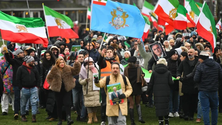 Demonstrata të mbajtura në disa nga qytetet kryesore evropiane në solidaritet me protestat në Iran