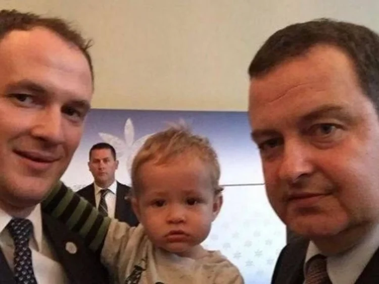 U ankua për populizmin e Kurtit, “The Economist” zbyth keq Petrit Selimin: Qeveritë e opozitës ishin të korruptuara