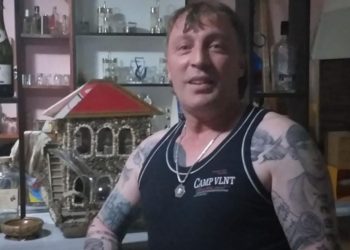 Ky është personi që tentoi t’i vras avokatin shqiptar dhe dy serbët në Deçan