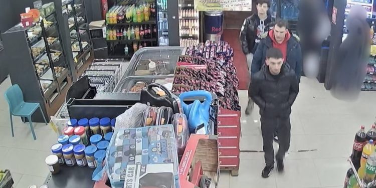 Policia kërkon ndihmë në identifikimin e të dyshuarave për vjedhj