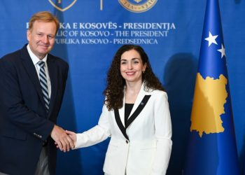 Sorensen sot në Kosovë, pritet të takohet me presidenten Osmani