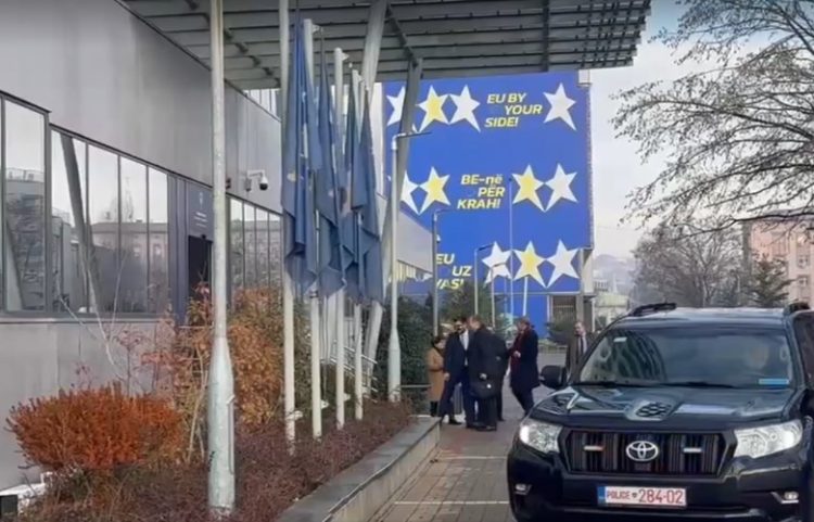 Sorensen arrin në Kryeministri, takim me Kurtin