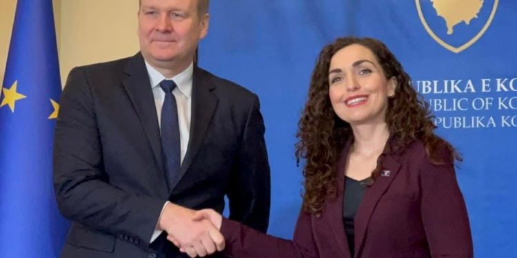 Pas takimit me Kurtin, Sorensen i shkon në takim Osmanit