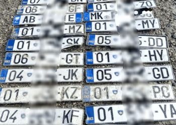 Gjenden tabela automjetesh, pronarët mund t’i marrin në Graçanicë