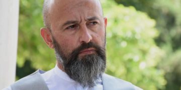 Udhëtimi i natës dhe kufiri i të qenurit: Israja dhe Miraxhi