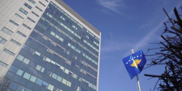 Nis zbatimi i Ligjit për të huajt dhe Ligjit për automjetet