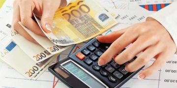 Kosova në pritje të buxhetit, ekspertët paralajmërojnë kolaps