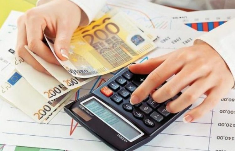 Kosova në pritje të buxhetit, ekspertët paralajmërojnë kolaps